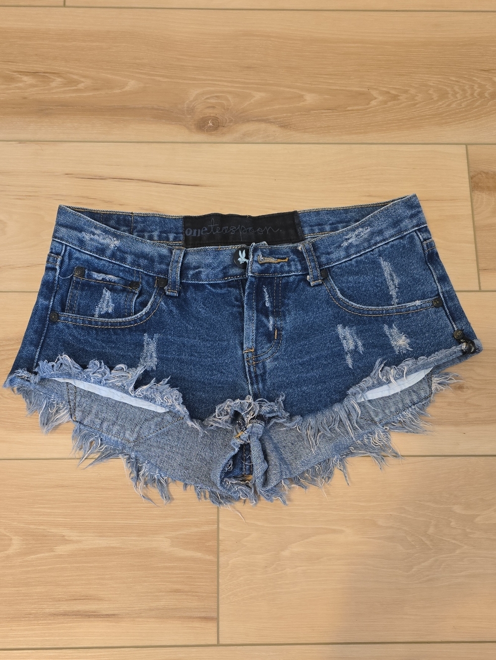 One Teaspoon Bandits Cutoff Shorts Size 26